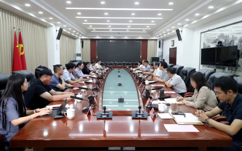 周波接待天津榮程祥泰投資控股集團(tuán)有限公司、天津東疆綜合保稅區(qū)、天津市海河產(chǎn)業(yè)基金管理有限公司負(fù)責(zé)人一行