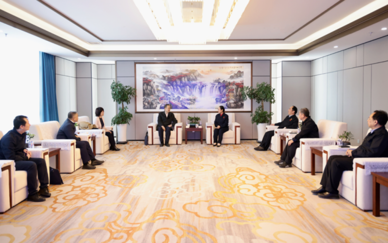 中共天津市委統(tǒng)戰(zhàn)部副部長(zhǎng)、市工商聯(lián)黨組書記郝樹民一行到榮程集團(tuán)慰問(wèn)調(diào)研