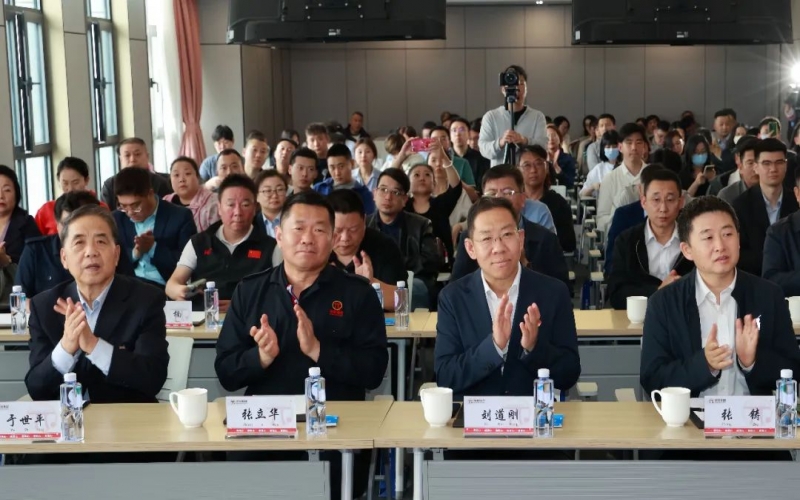 天津首場鐵路物流運(yùn)輸專場推介會在榮程集團(tuán)順利召開，開創(chuàng)先河！