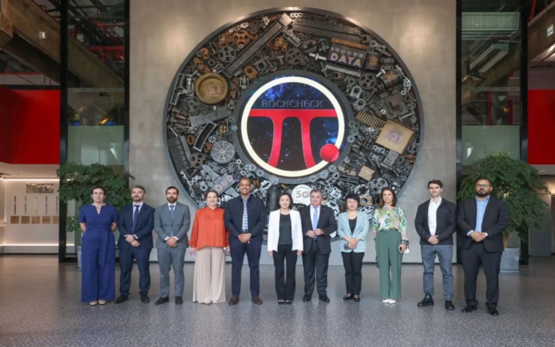 智利、哥倫比亞、尼加拉瓜、洪都拉斯駐華使館外交官一行到榮程集團參觀交流