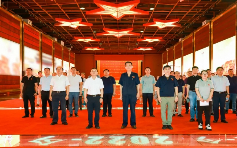 天津中德應(yīng)用技術(shù)大學(xué)黨委副書記、校長王海龍一行到榮程集團(tuán)參觀交流