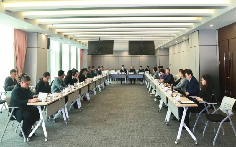 天津鋼協(xié)、冶金商會(huì)、青企協(xié)、青商會(huì)一行到訪(fǎng)榮程集團(tuán)并召開(kāi)首期“未來(lái)領(lǐng)航者青培會(huì)”