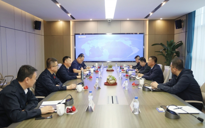 鄂托克旗委副書記、政府旗長蘇智雄到榮程集團考察交流